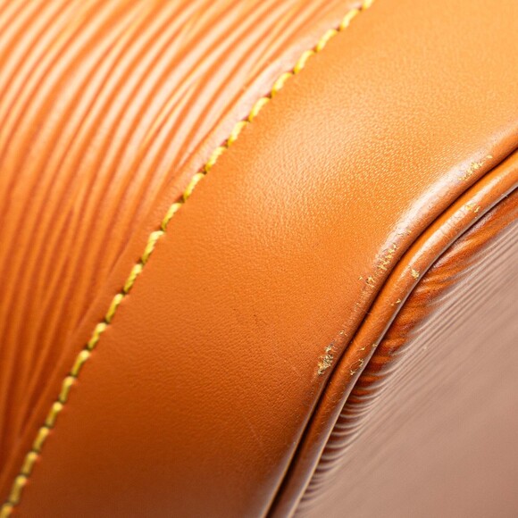 Pre-Loved Louis Vuitton Epi Alma PM - Picture 7 of 11